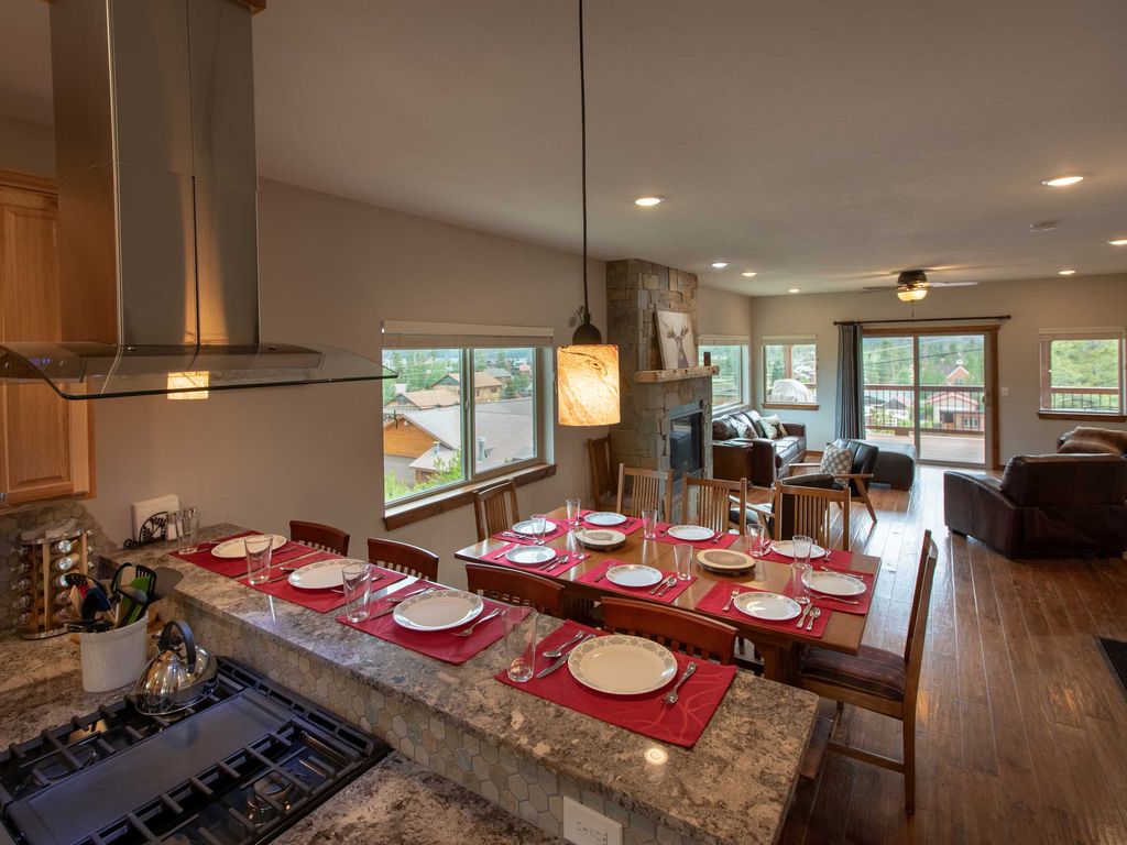 On Main Level gather and dine in style with ample seating in our inviting dining area. Perfect for shared meals and making memories. 