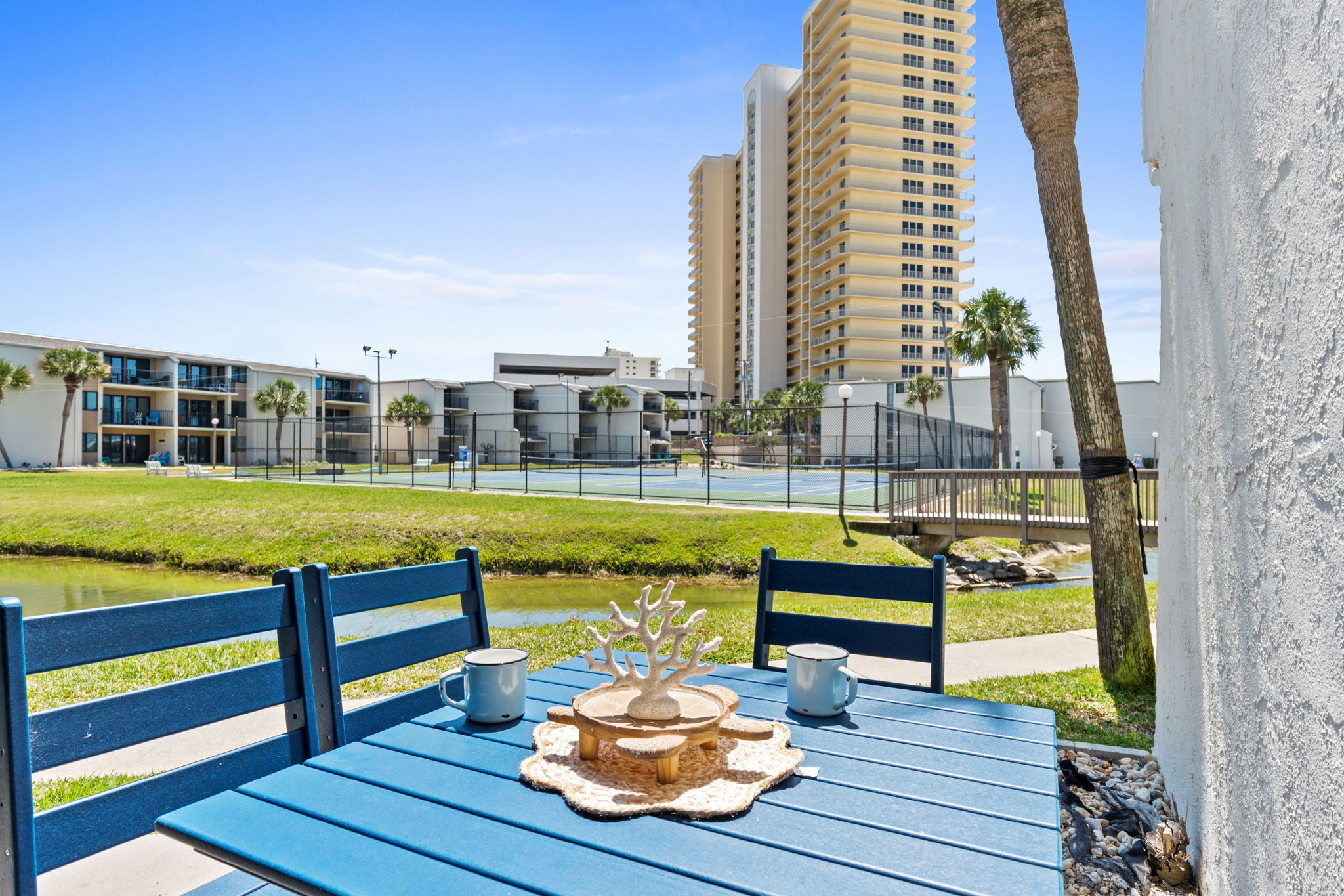 Outdoor Patio with Dining Table and Outdoor Seating Area
