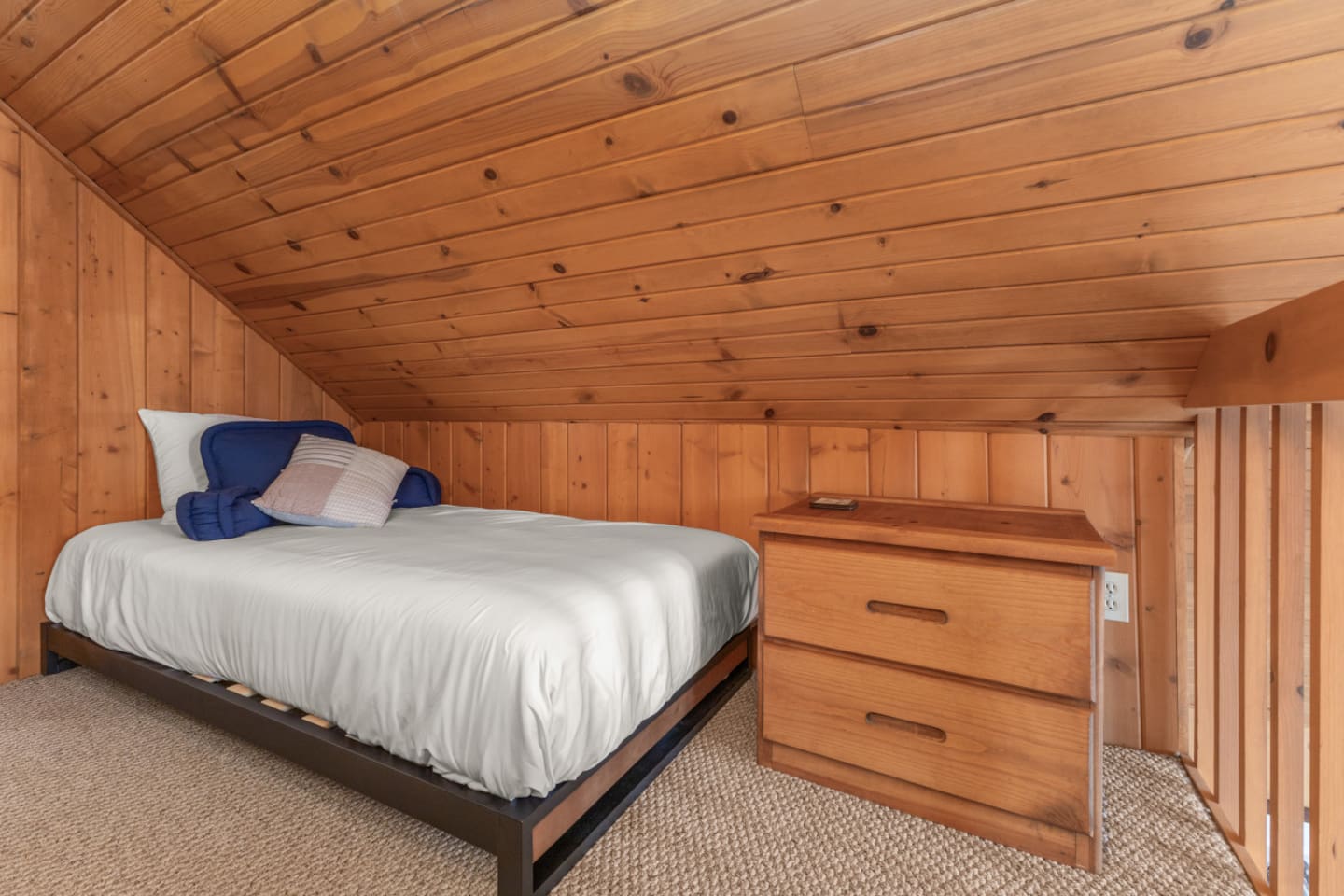 Loft Bedroom 4 with Single bed