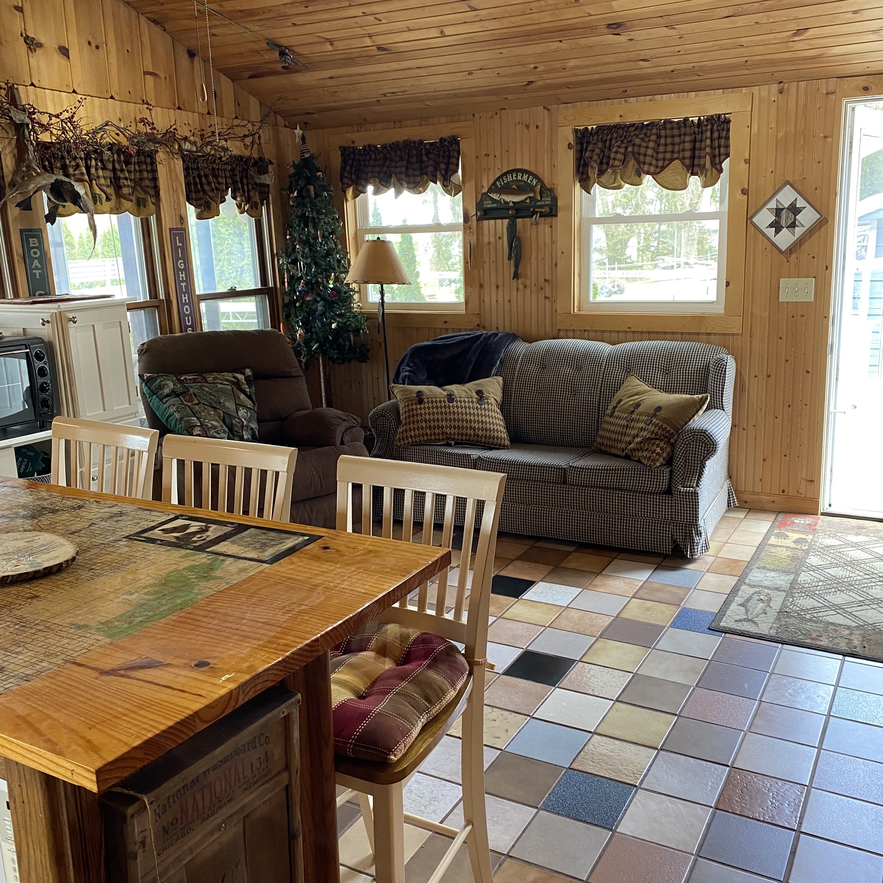Cozy living room and kitchen combination