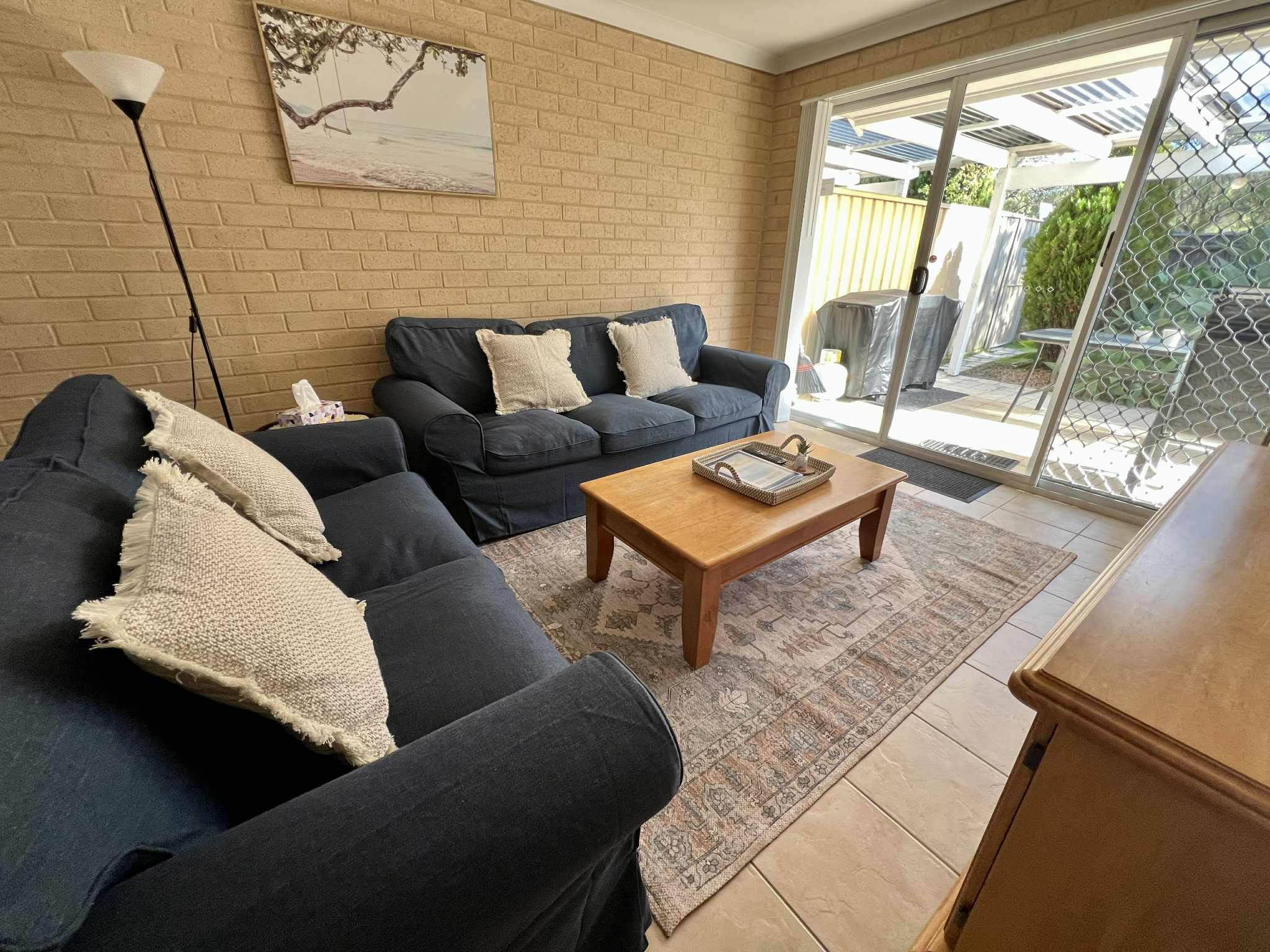 Comfortable living / TV area