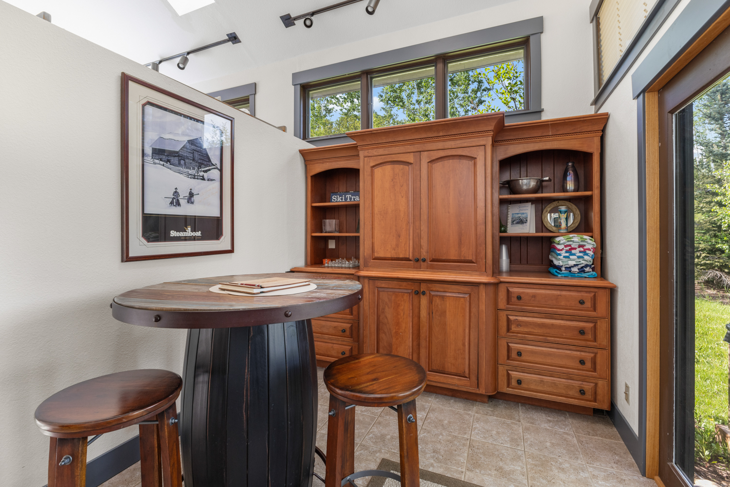 Breakfast Nook Counter | Private Deck View