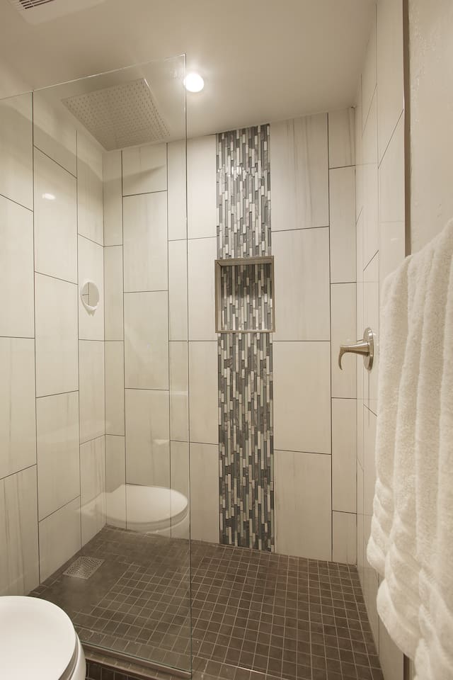 Guest Bathroom next to the guest bedroom