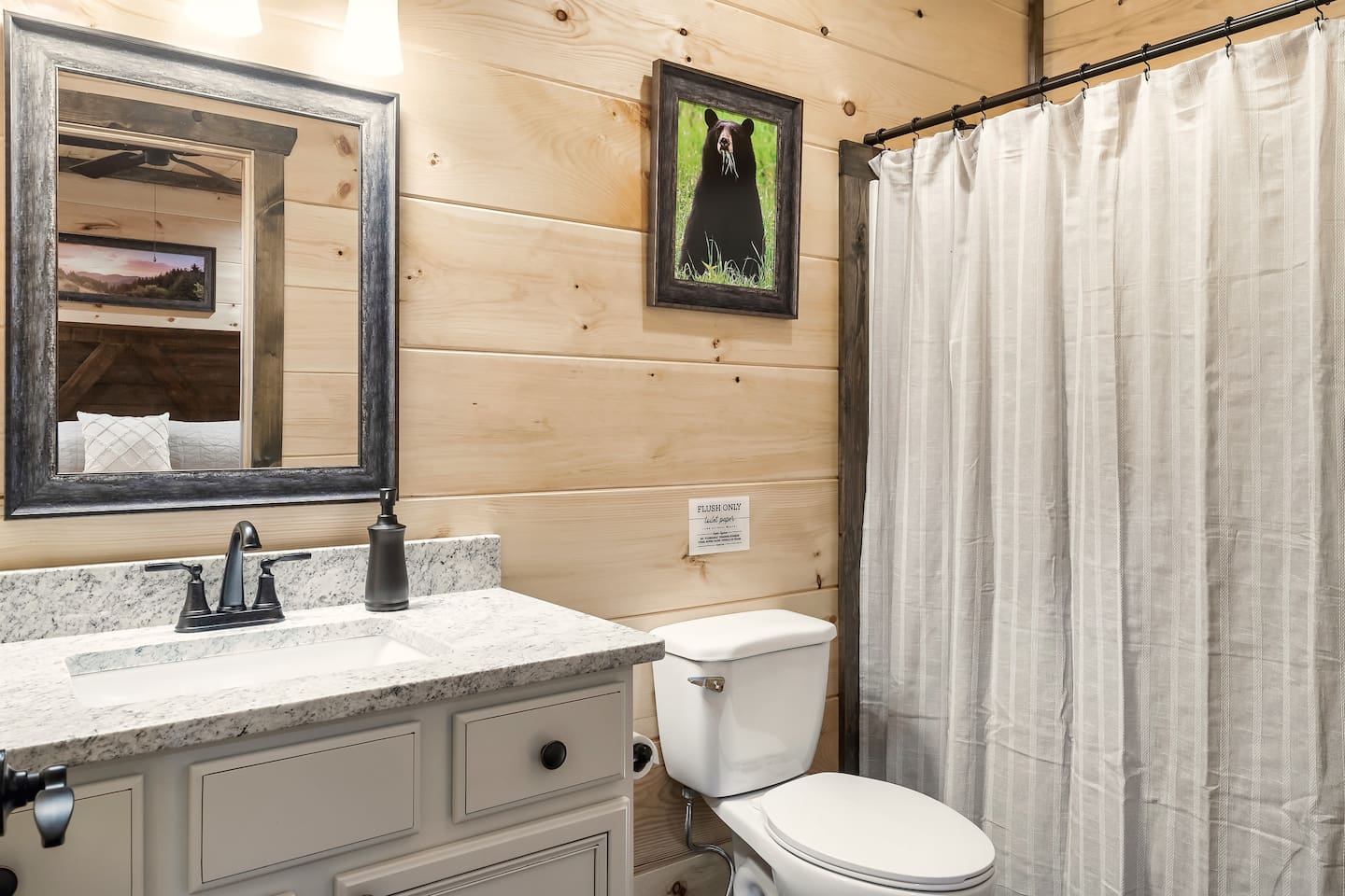 Upstairs ensuite full bathroom.