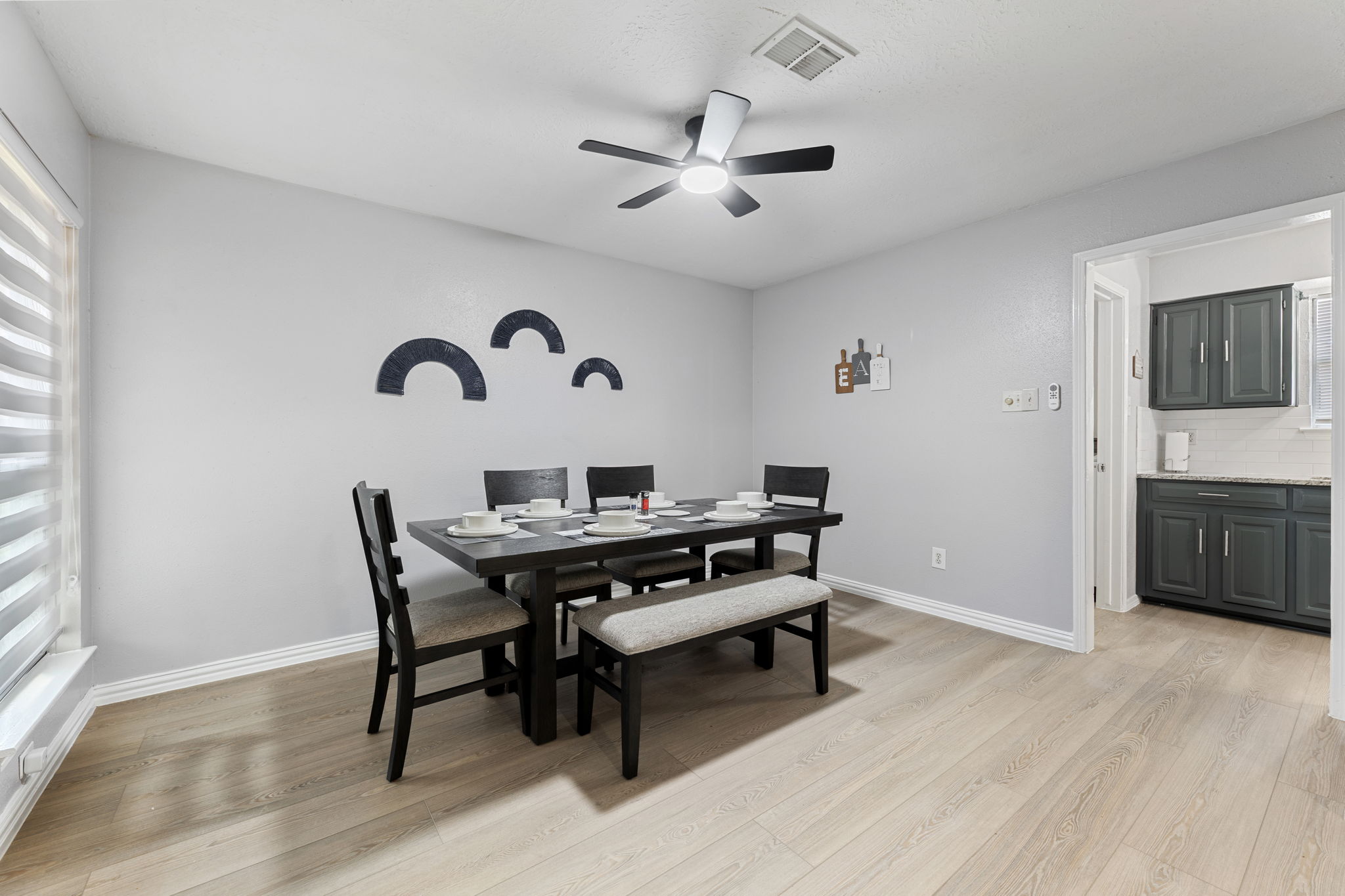 Spacious dining table with bench seating – perfect for family meals, game nights, or group gatherings