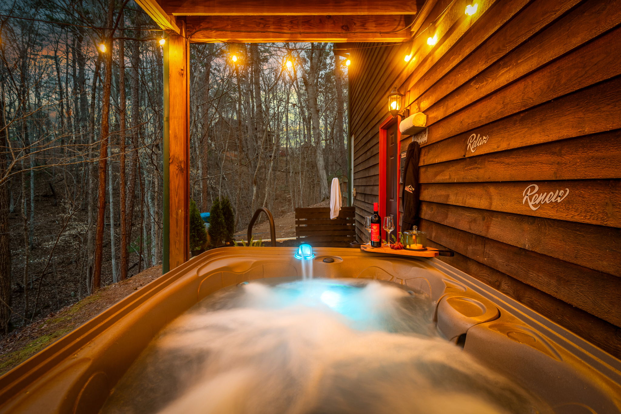 It’s the perfect spot to unwind and enjoy a peaceful soak under the evening sky.