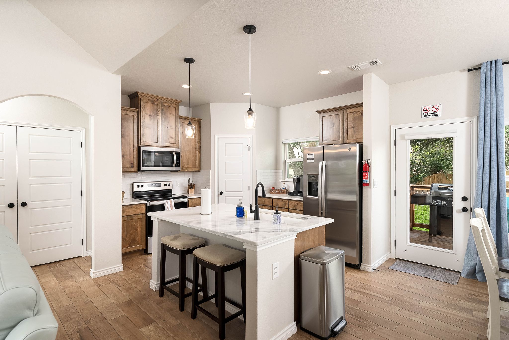 Large Kitchen fully stocked w/ Essentials