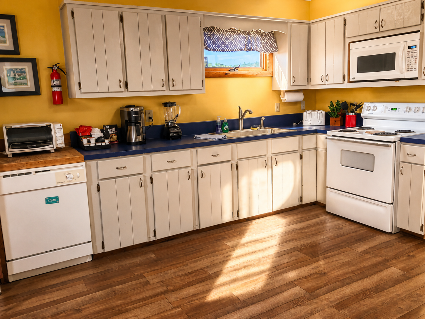 Admiral's Watch OBX — kitchen
