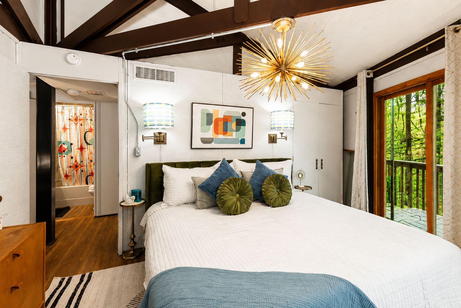 Bedroom with king bed, also with balcony to sit and relax, watch the birds