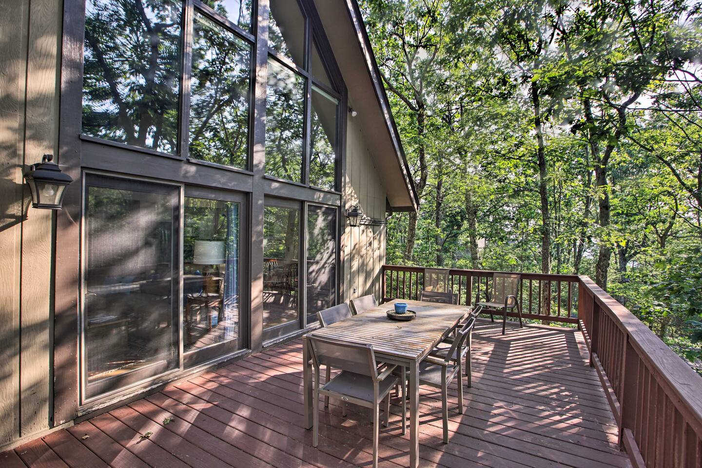 Feast al fresco on the sprawling deck surrounded by forest views!