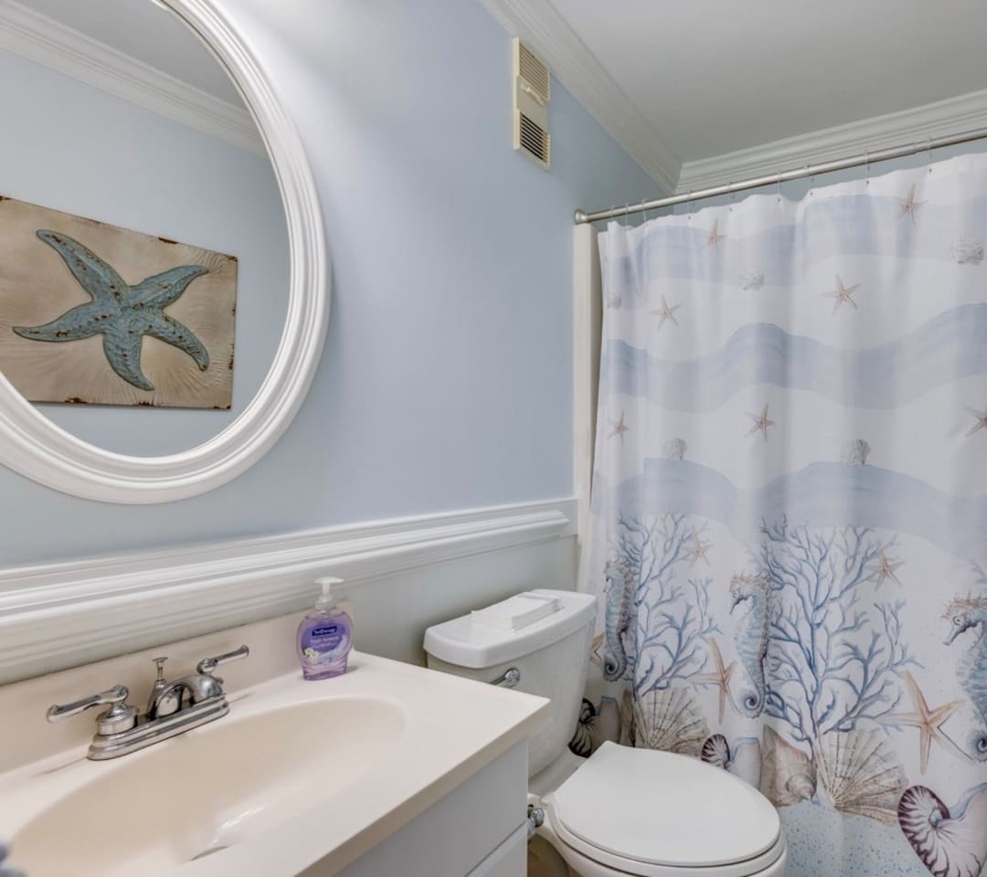 En-suite bathroom