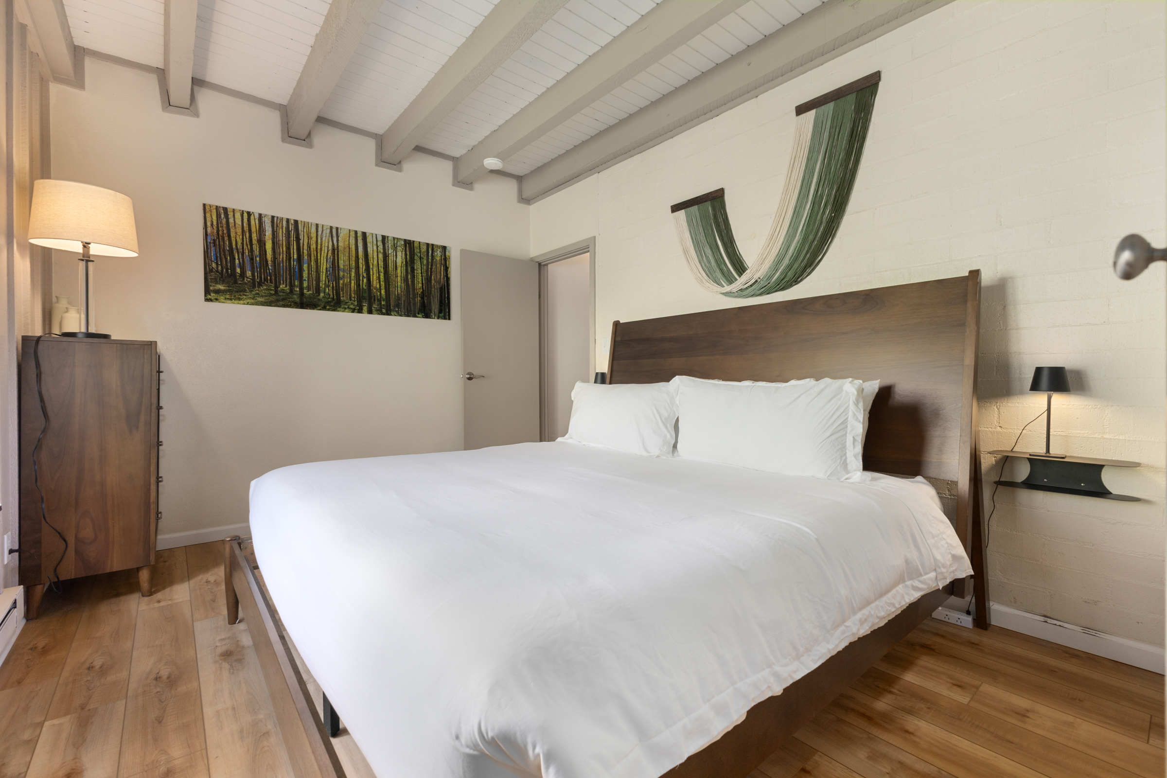 Lower Level Bedroom 2 | Kingsize Bed