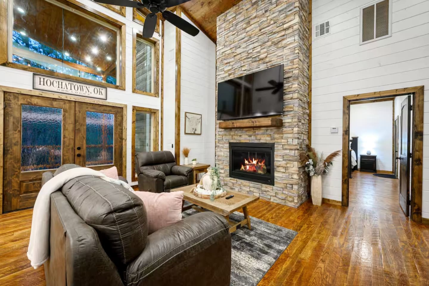 Game night, movie night, or nap time—this cozy cabin core delivers.