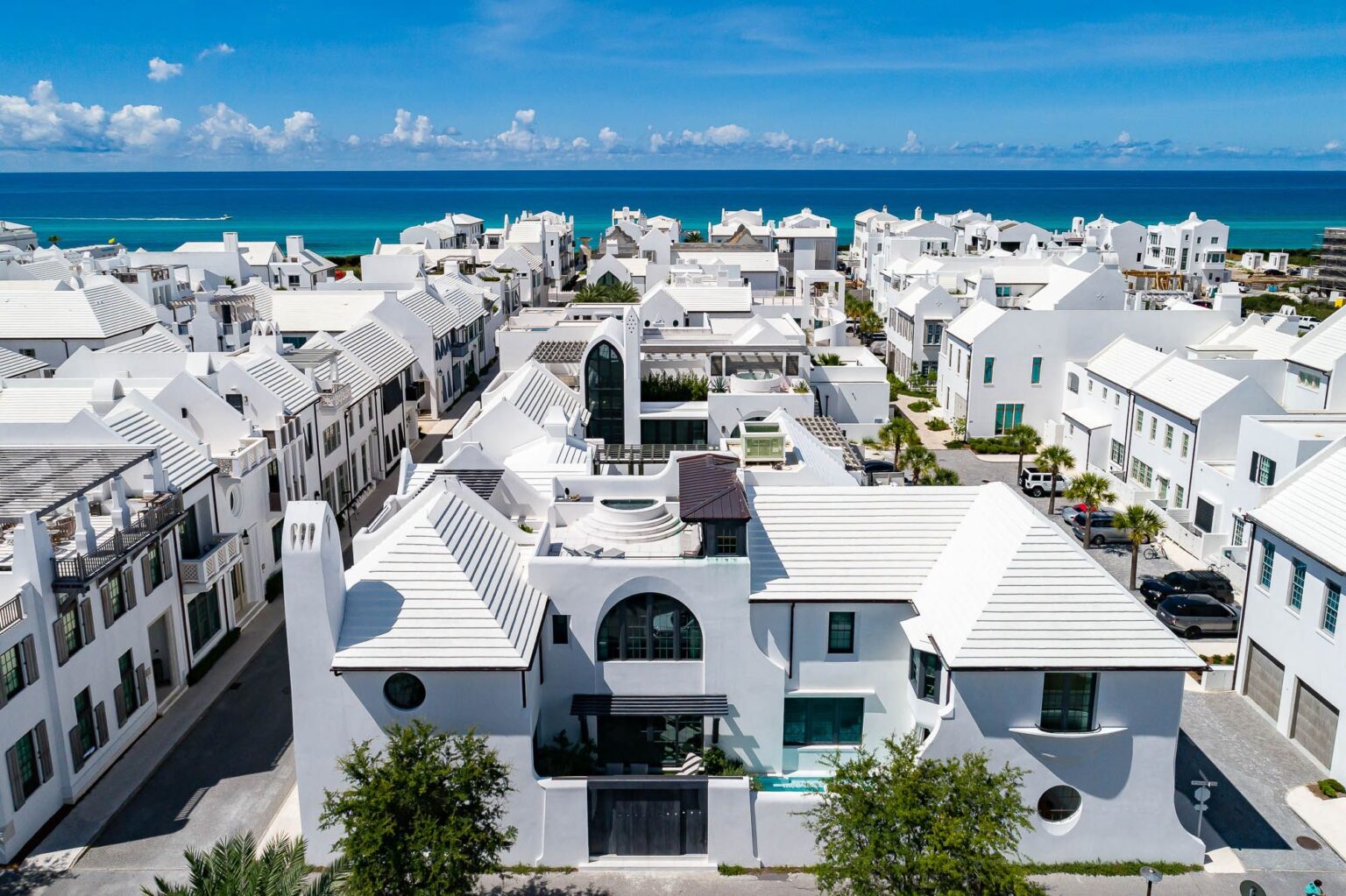 10min walk to Alys Beach, where you can browse upscale shops, restaurants, catch a show at the amphitheater and much more.