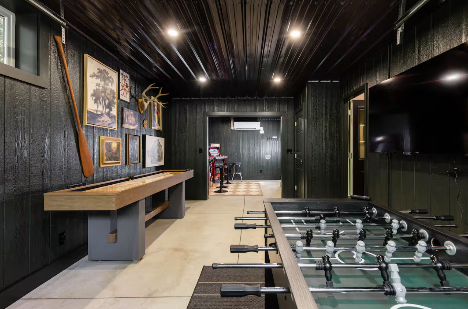 Game Room (Foosball, Arcade Games, Shuffleboard)