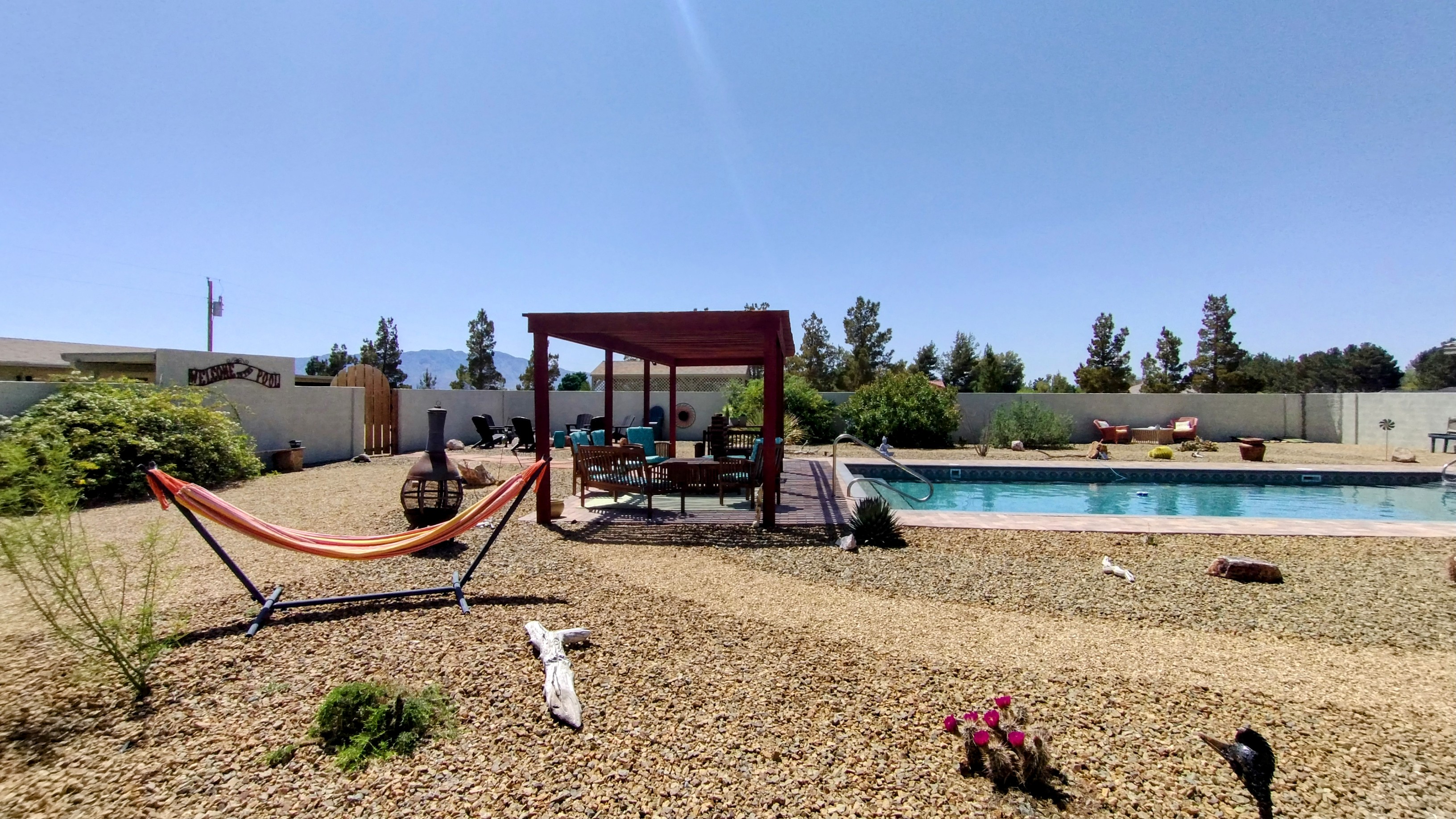 Relaxing shaded space to enjoy the calm of the desert serenity and take a refreshing swim