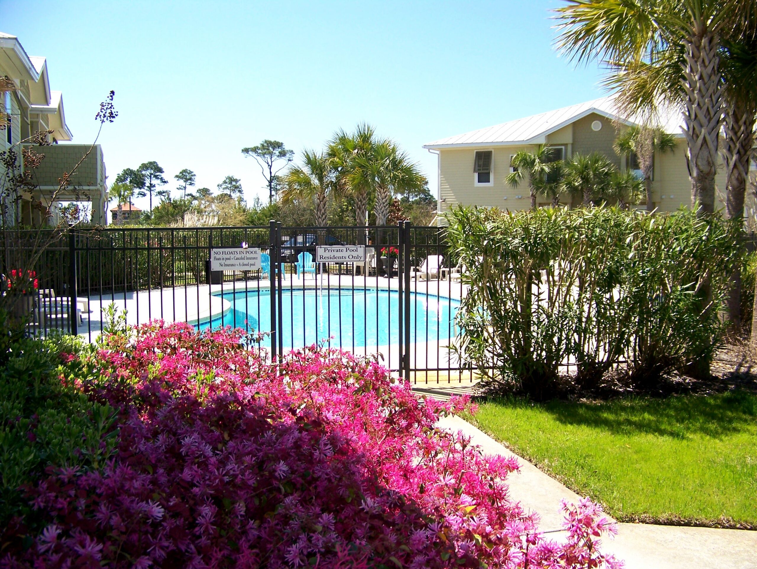 Beatuiful Community Pool