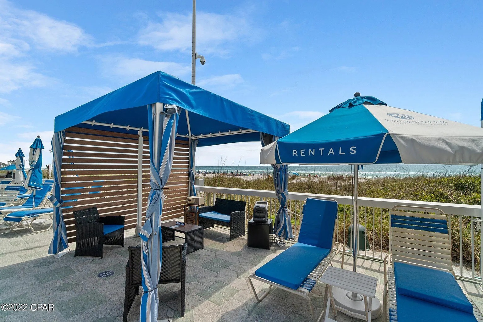 Rental of cabanas, umbrellas and deluxe chairs