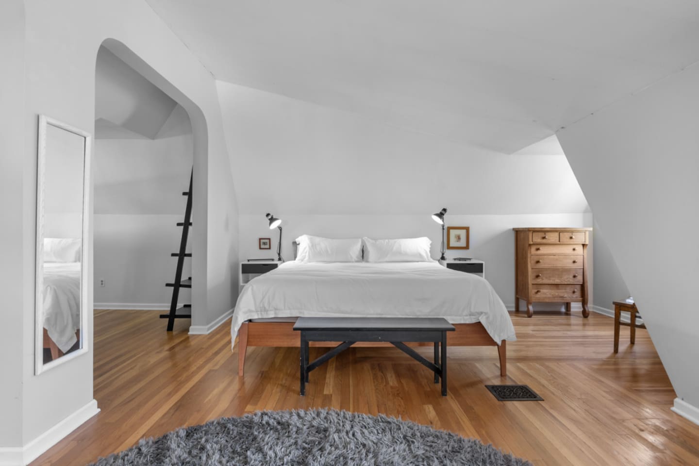 Upstairs Bedroom 1 | King Bed