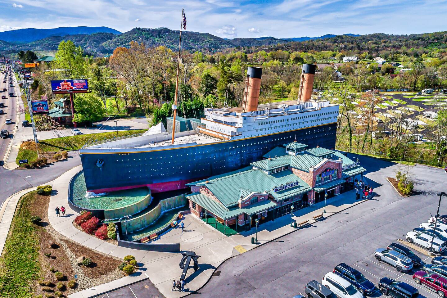 Experience the best of both worlds with our vacation rental's prime location – just a short drive from the Smoky Mountains in Gatlinburg and the shopping scene in Pigeon Forge. #GatewayToTheSmokies