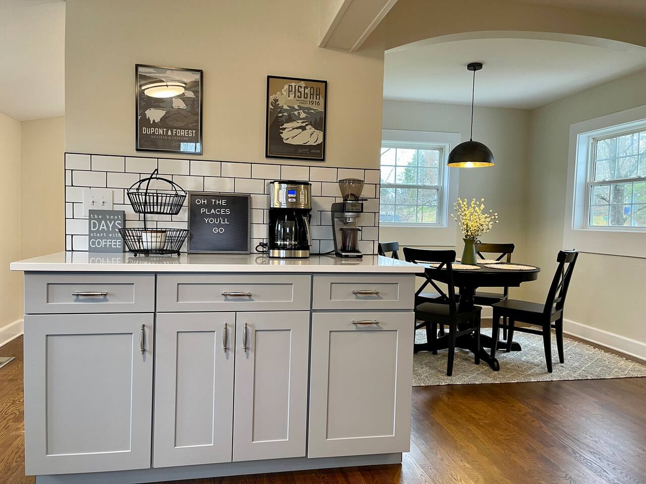 Coffee bar and dining room