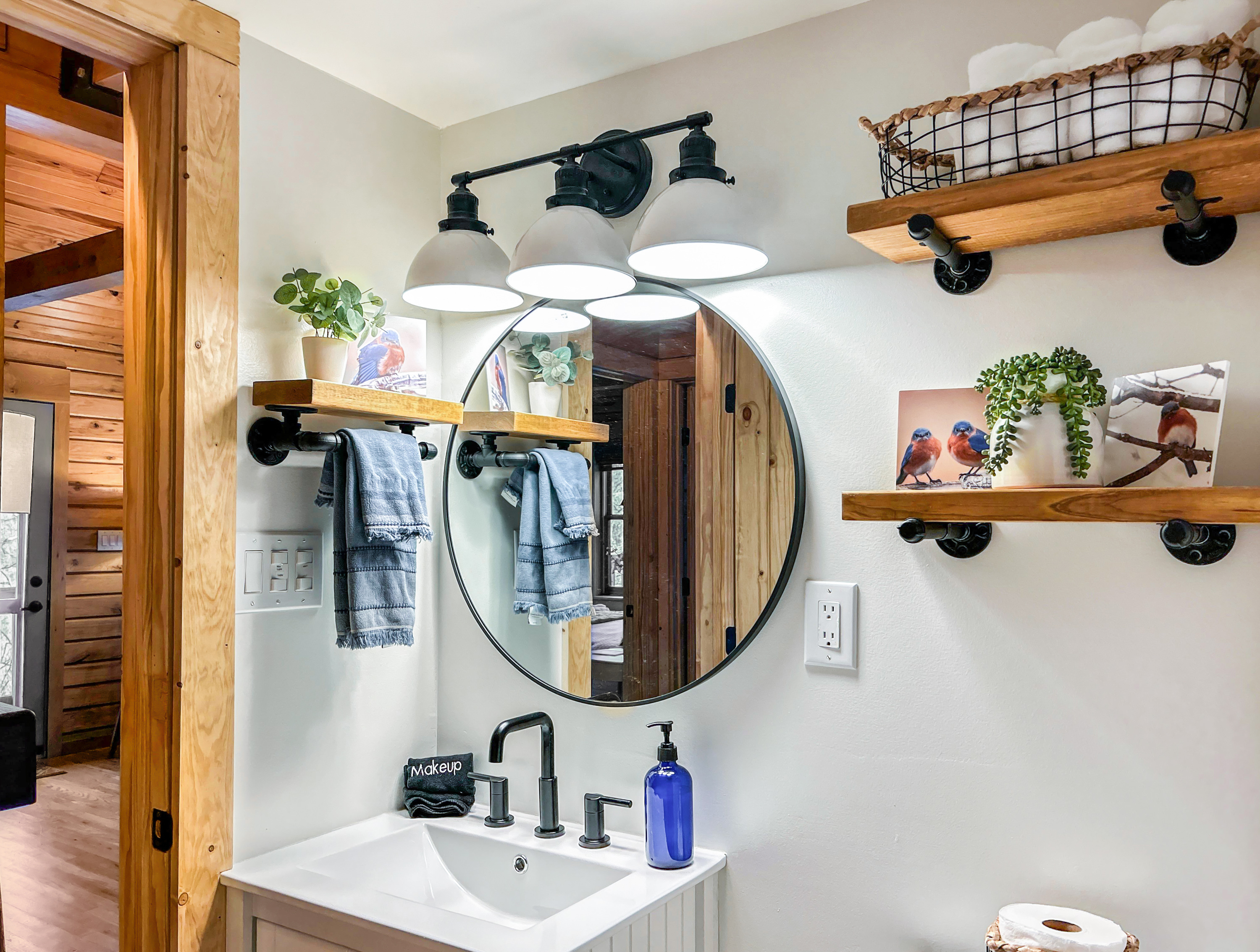 Plush towels are provided for all guests and can be found in the bedrooms and bathrooms.