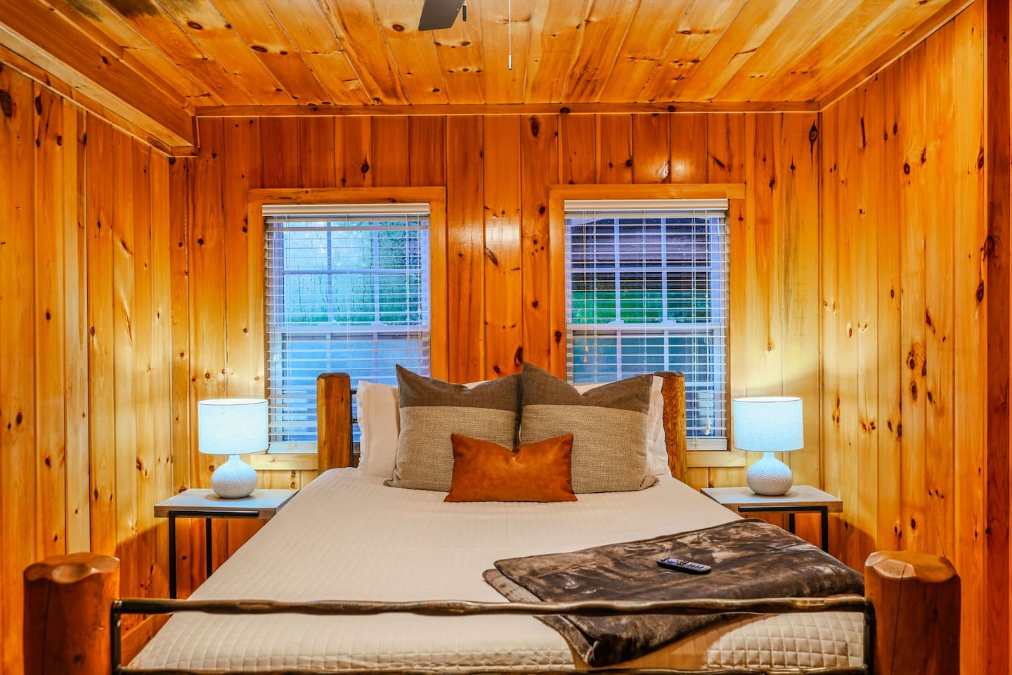 Main level Queen bedroom