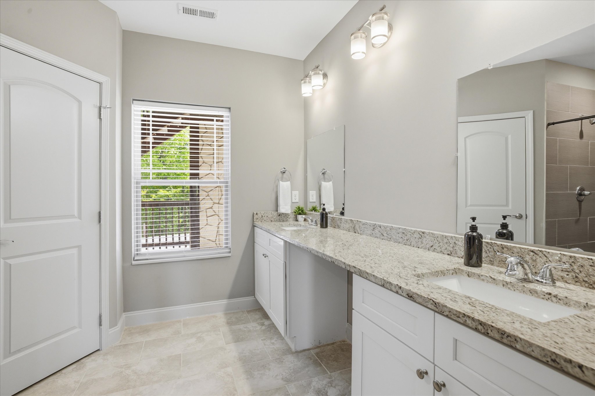 Start your day without the rush—double sinks mean everyone has their own space. Spread out your things, take your time, and ease into the morning at your own pace.