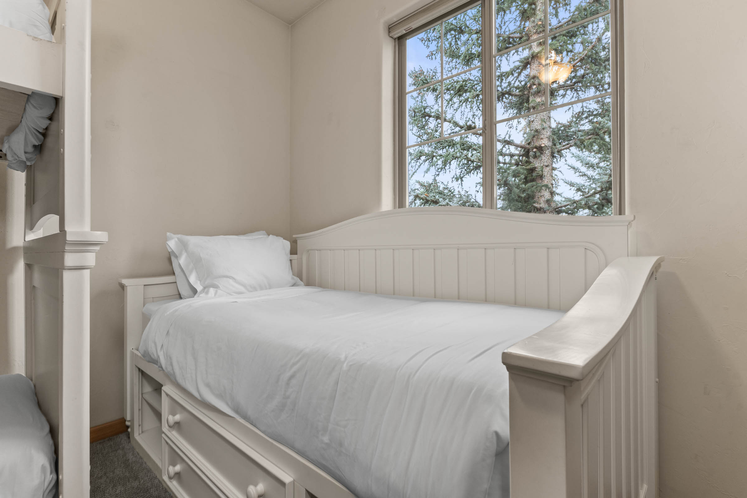 Bedroom 2 | Twin Bunk | Daybed with trundle storage drawers