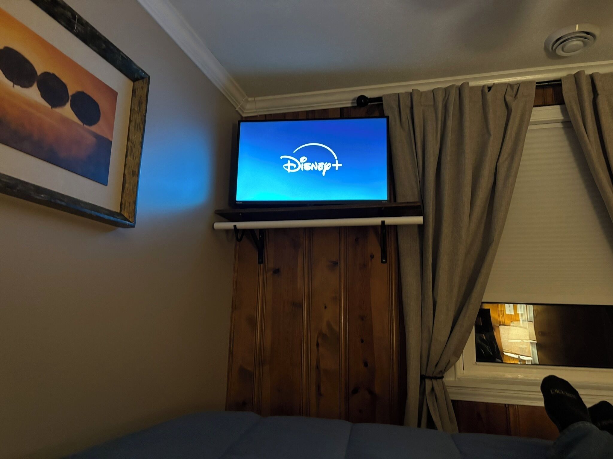 32" Roku TV to access all your favorite streaming apps. HDMI port too!