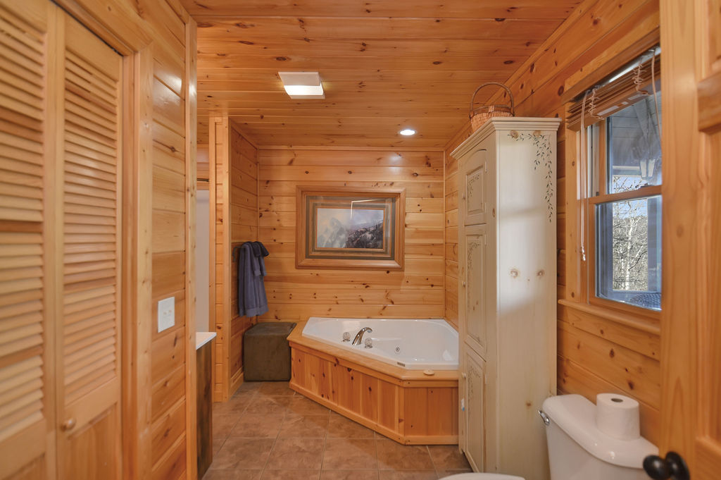 Bathroom and Jetted Tub