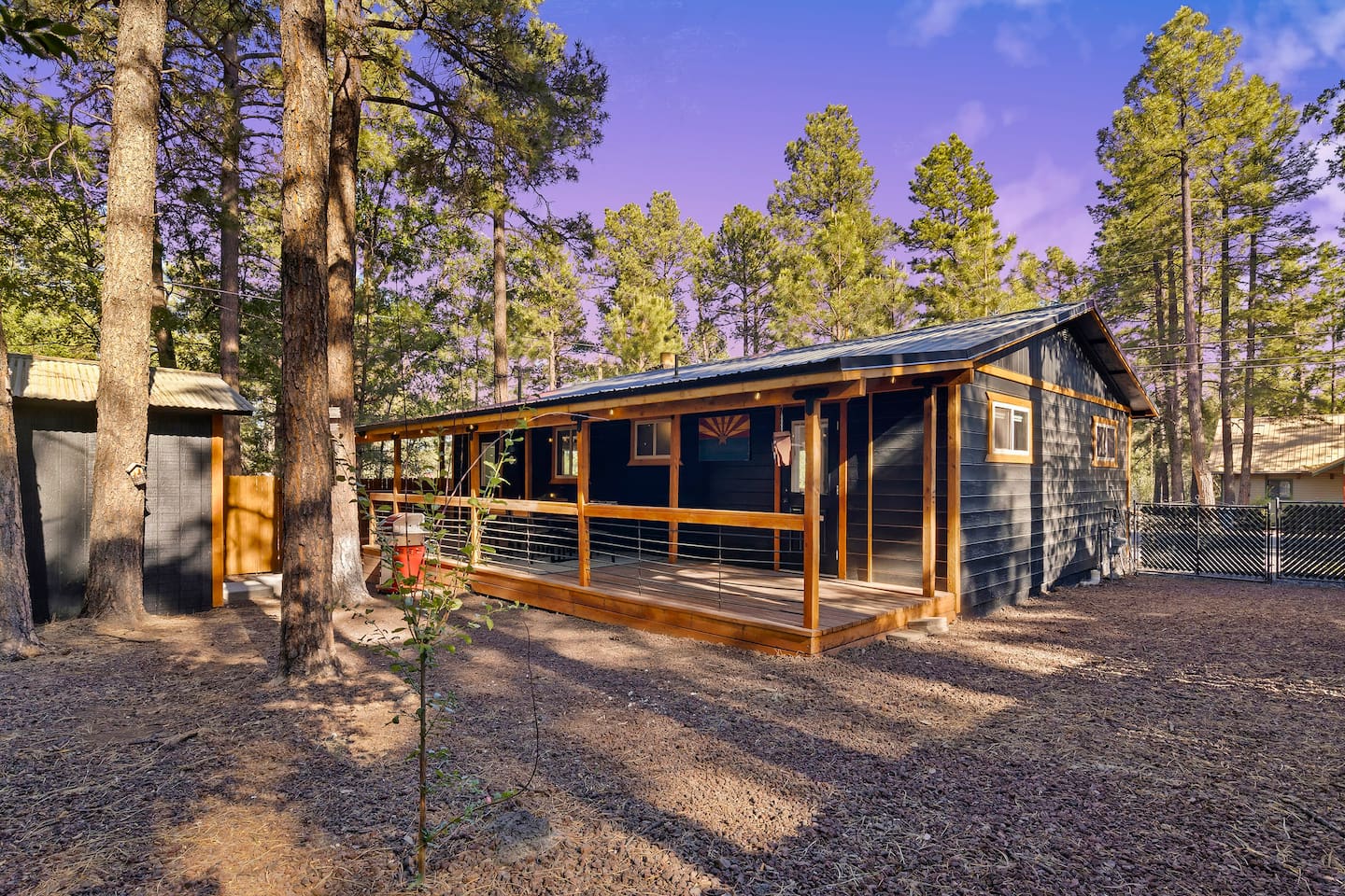 Plenty of space in the back yard, with RV hook ups, come stay with us!