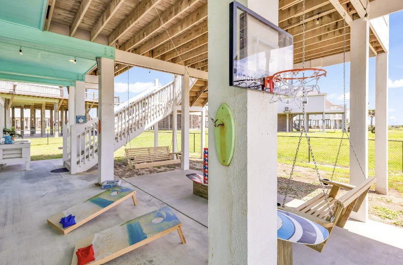 db4d7be741b14fdeb77456bb9d976b28 | Beachhouse | Texas | TX | Vacation Homes | Galveston | Crystal Beach | Kokomo | Breezy Days | Beachfront Elegance | Sunrise Serenity | Southern Sands Property Management, LLC