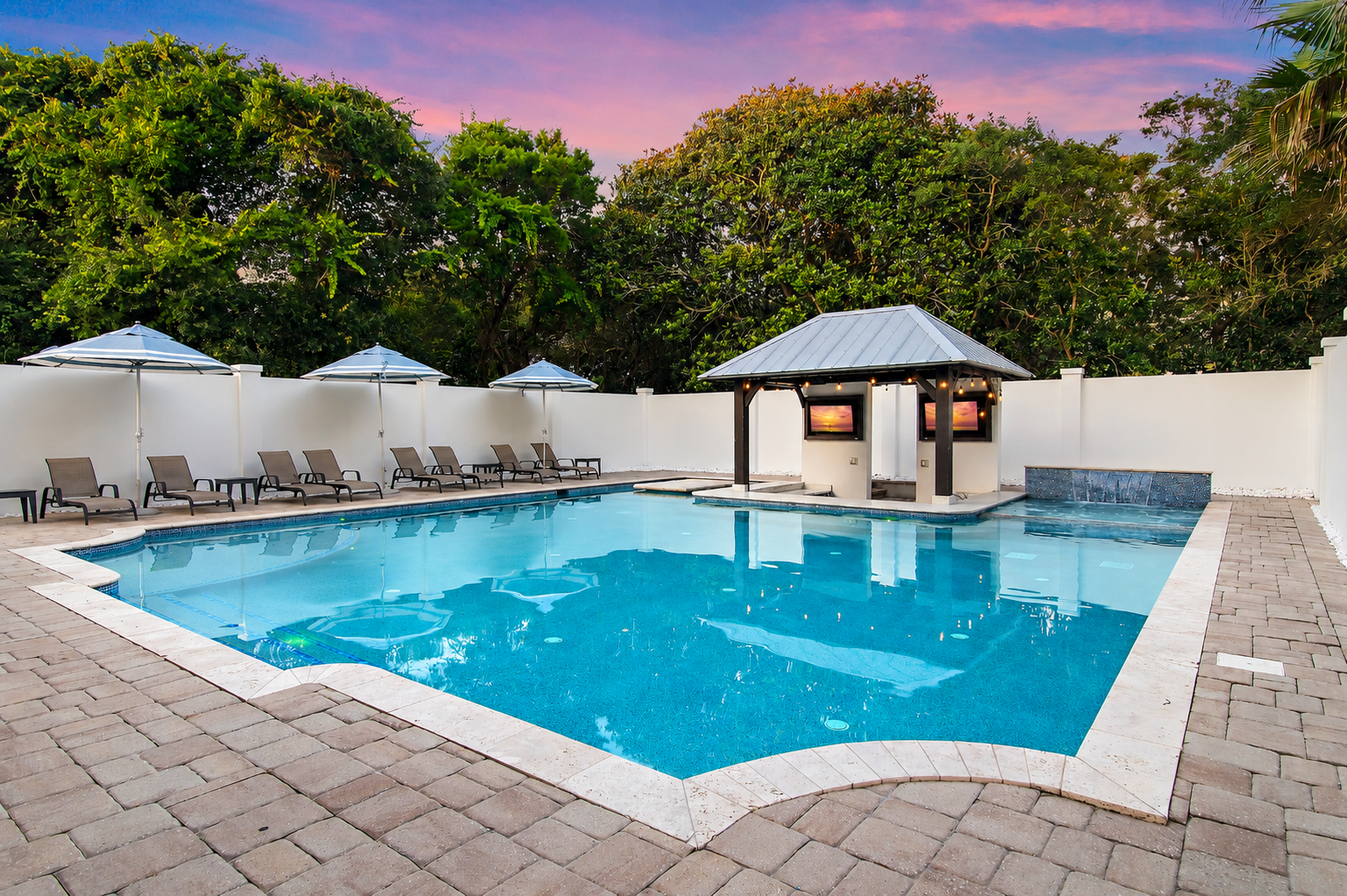 Your private backyard oasis in the heart of Crystal Beach