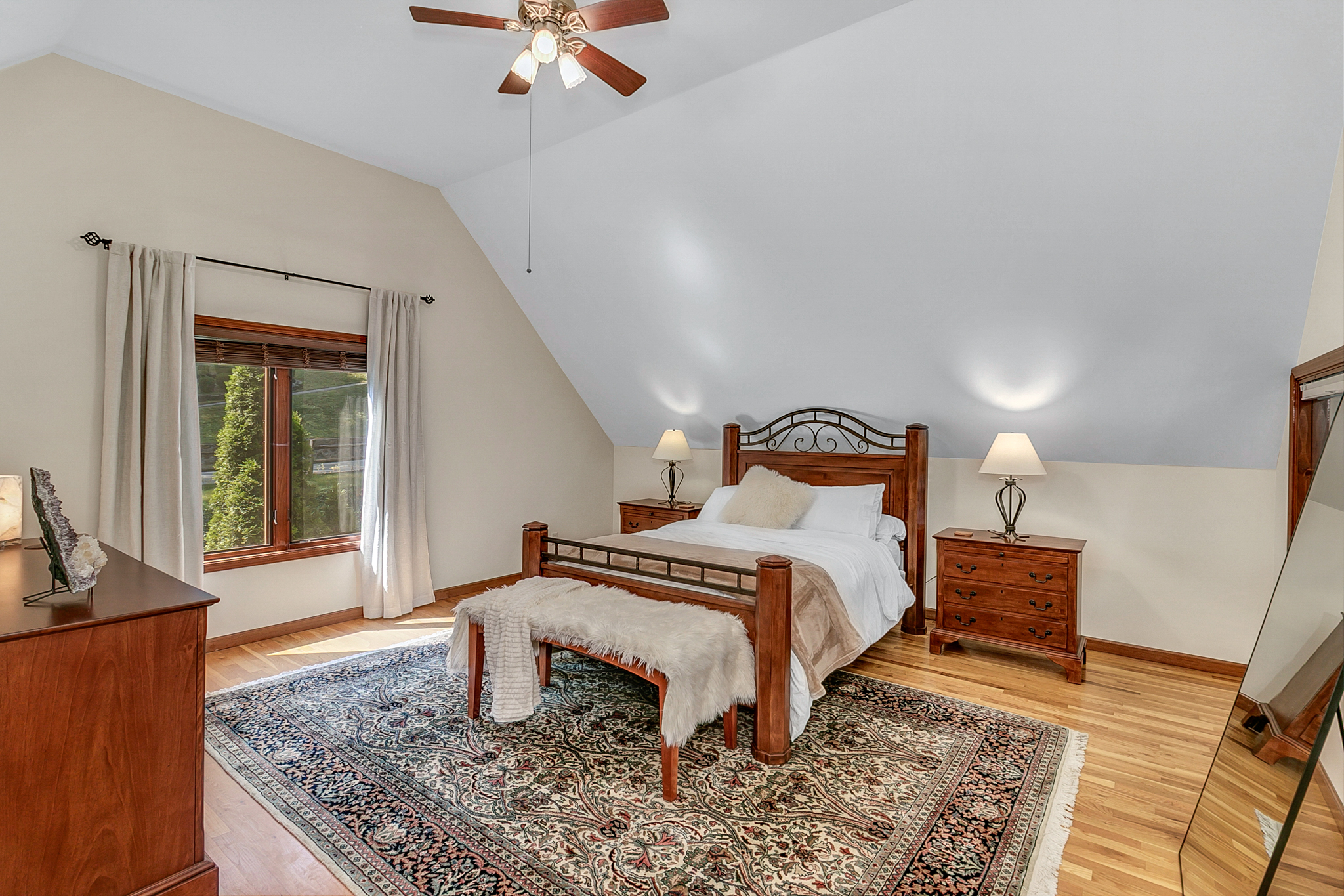 Upstairs Primary Suite with Queen Bed