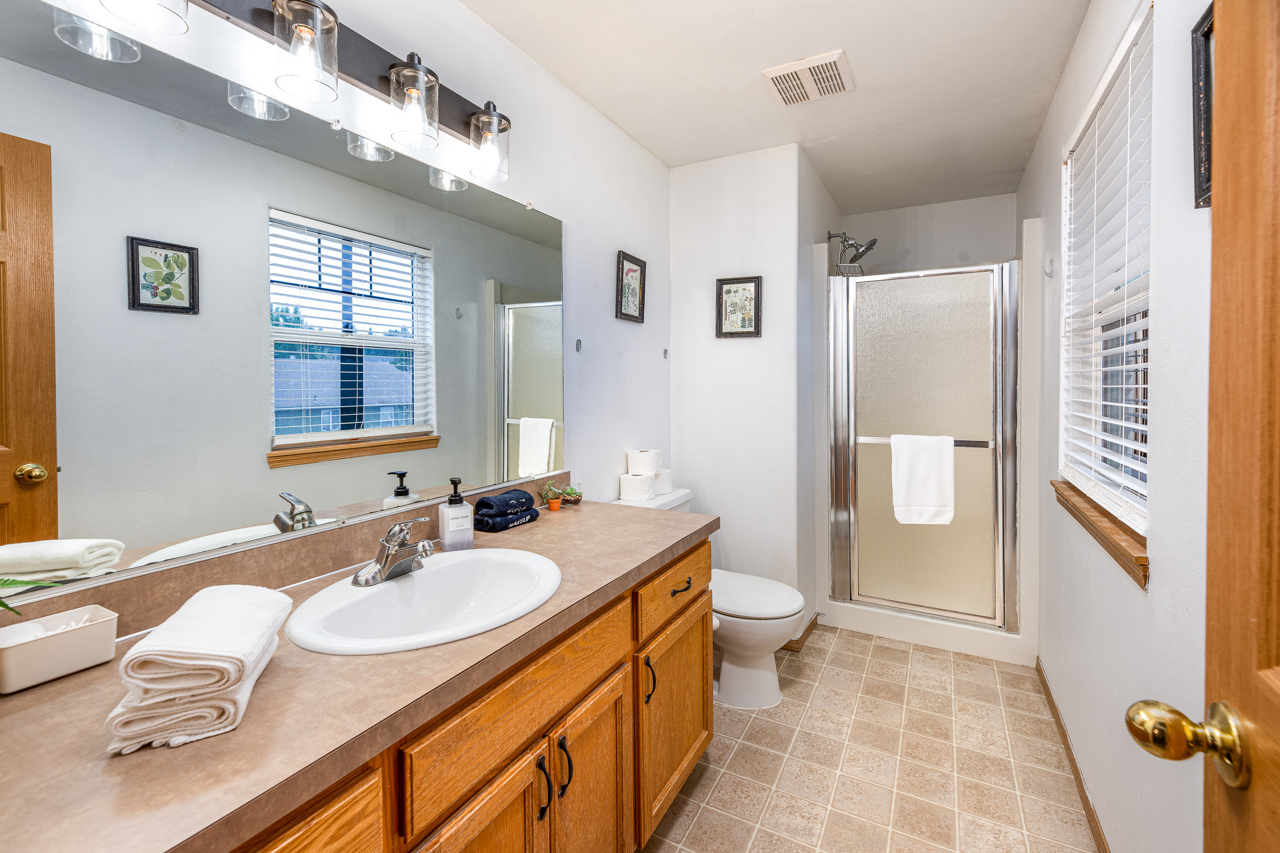 En-suite bathroom