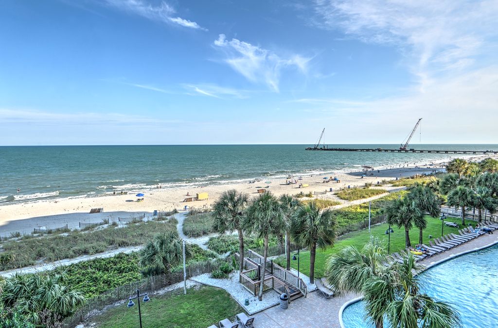 Your front-row seat to the ultimate beach breeze and ocean backdrop.