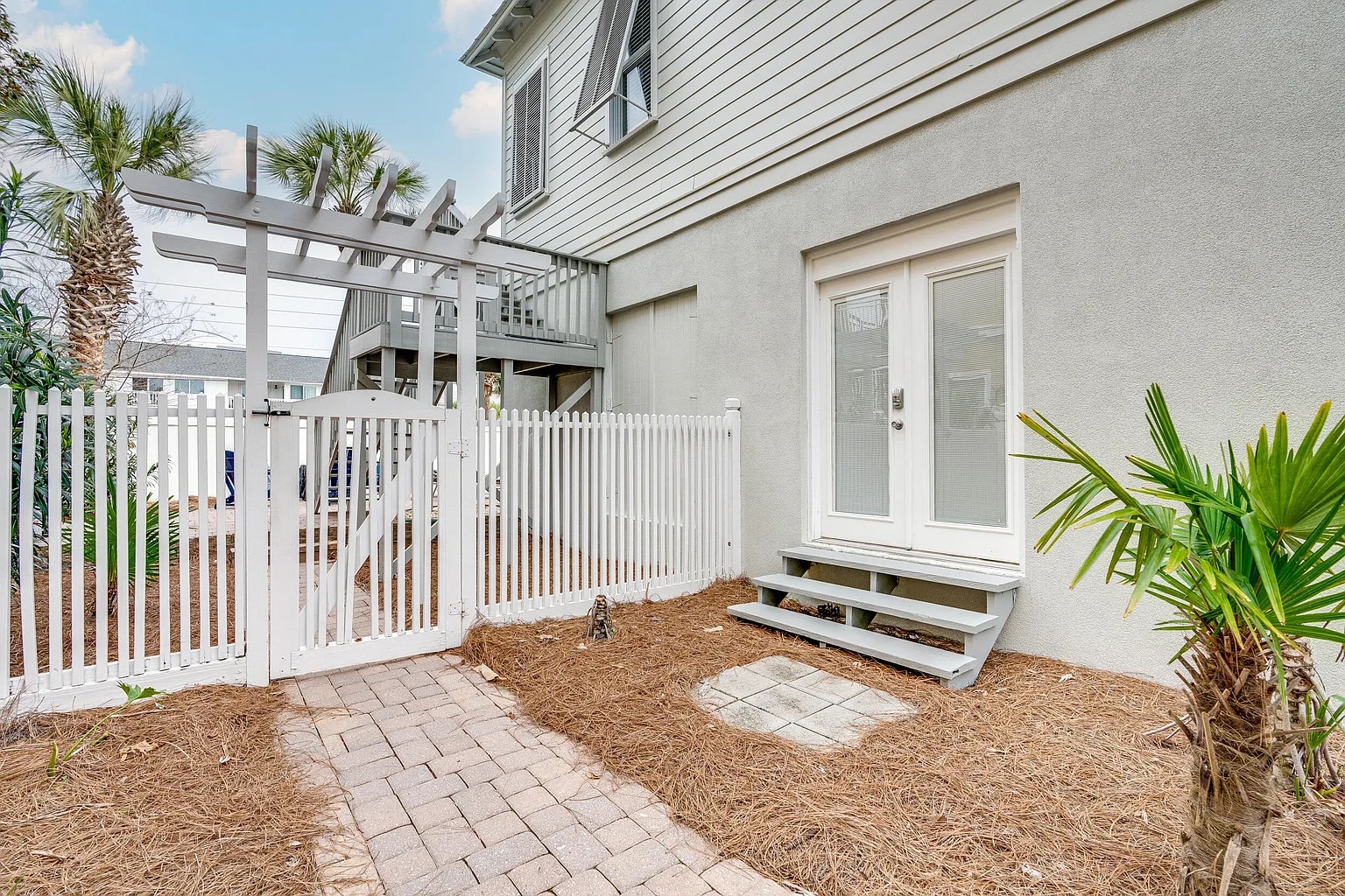1st floor separate entrance