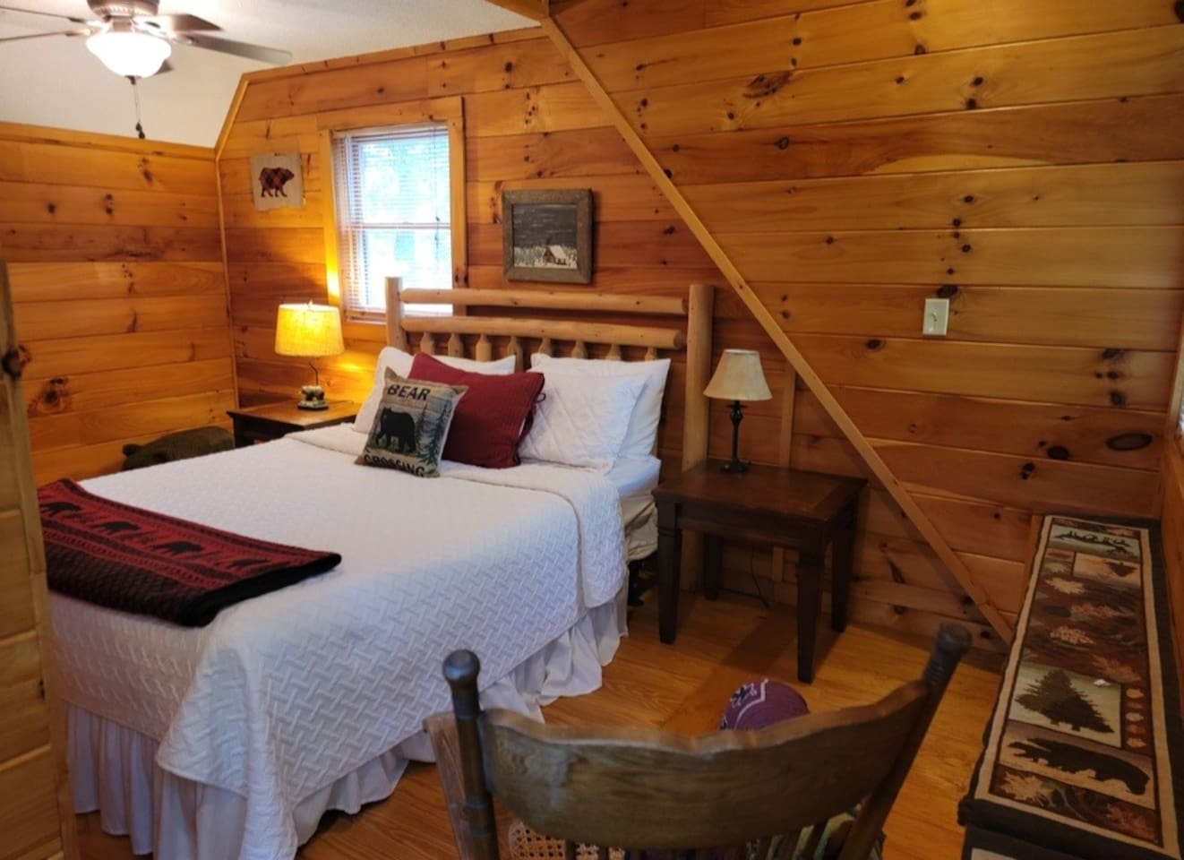 Upstairs queen bedroom