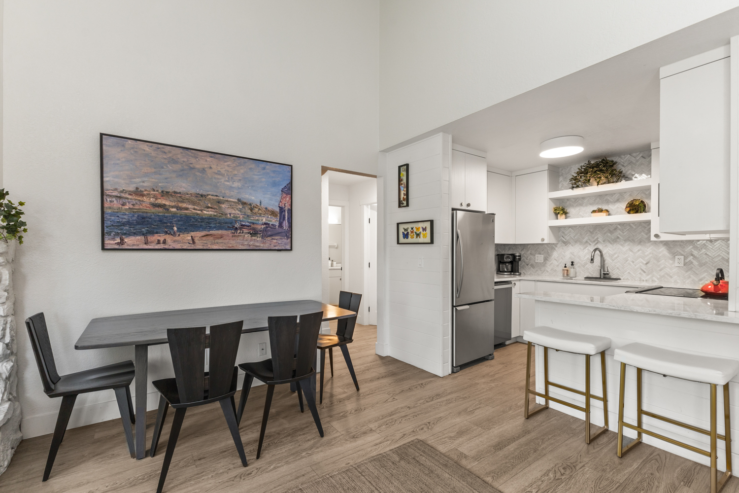 Dining Area | Kitchen