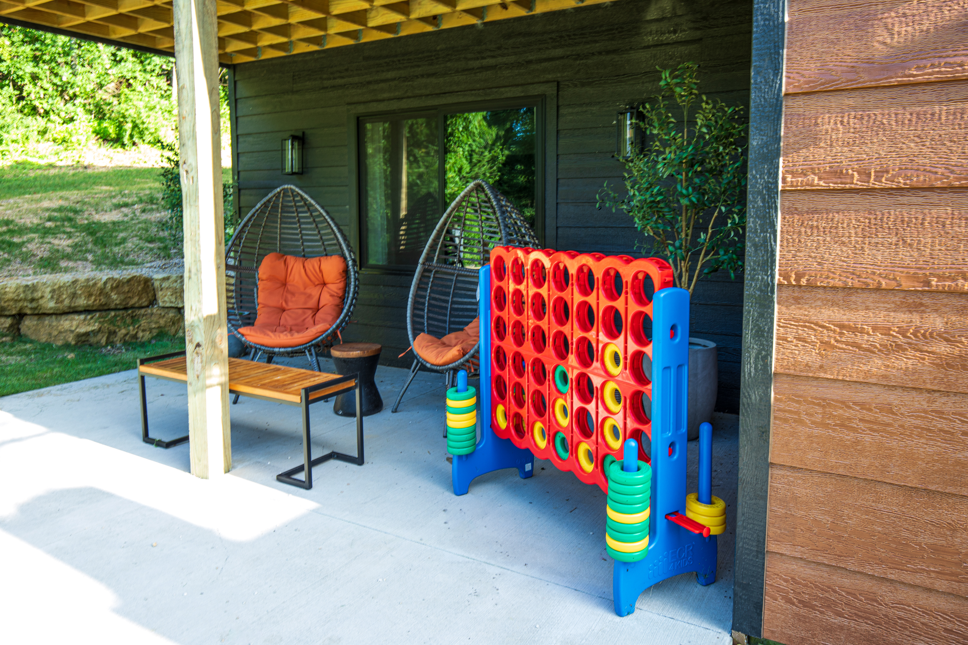 🎉 Go big or go home! Our giant Connect 4 is ready for your next family showdown. 🟡🔴