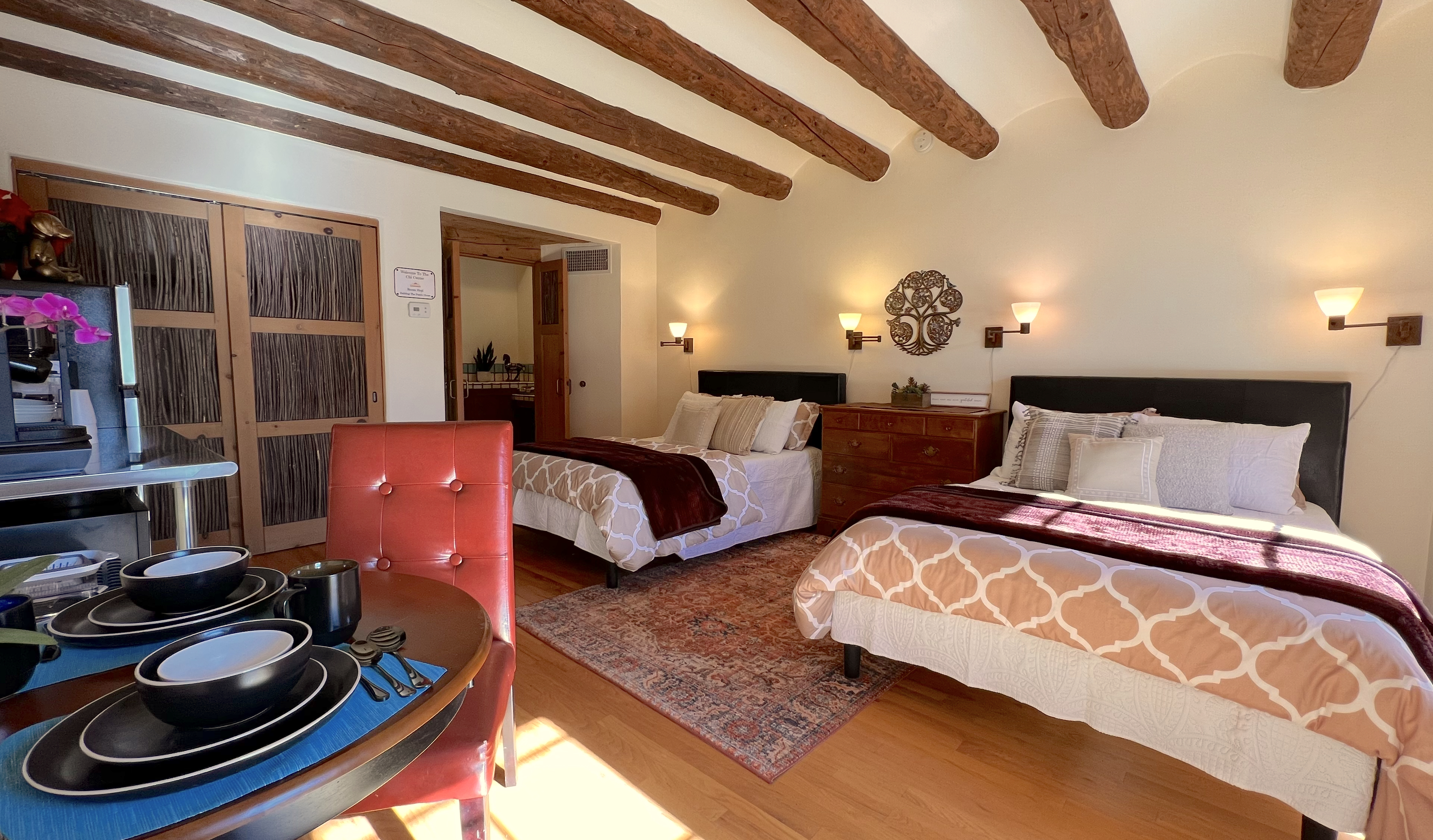 Pueblo #4 "Cochiti Suite" - Cute, spacious, perfect for 2 in Lamy, NM