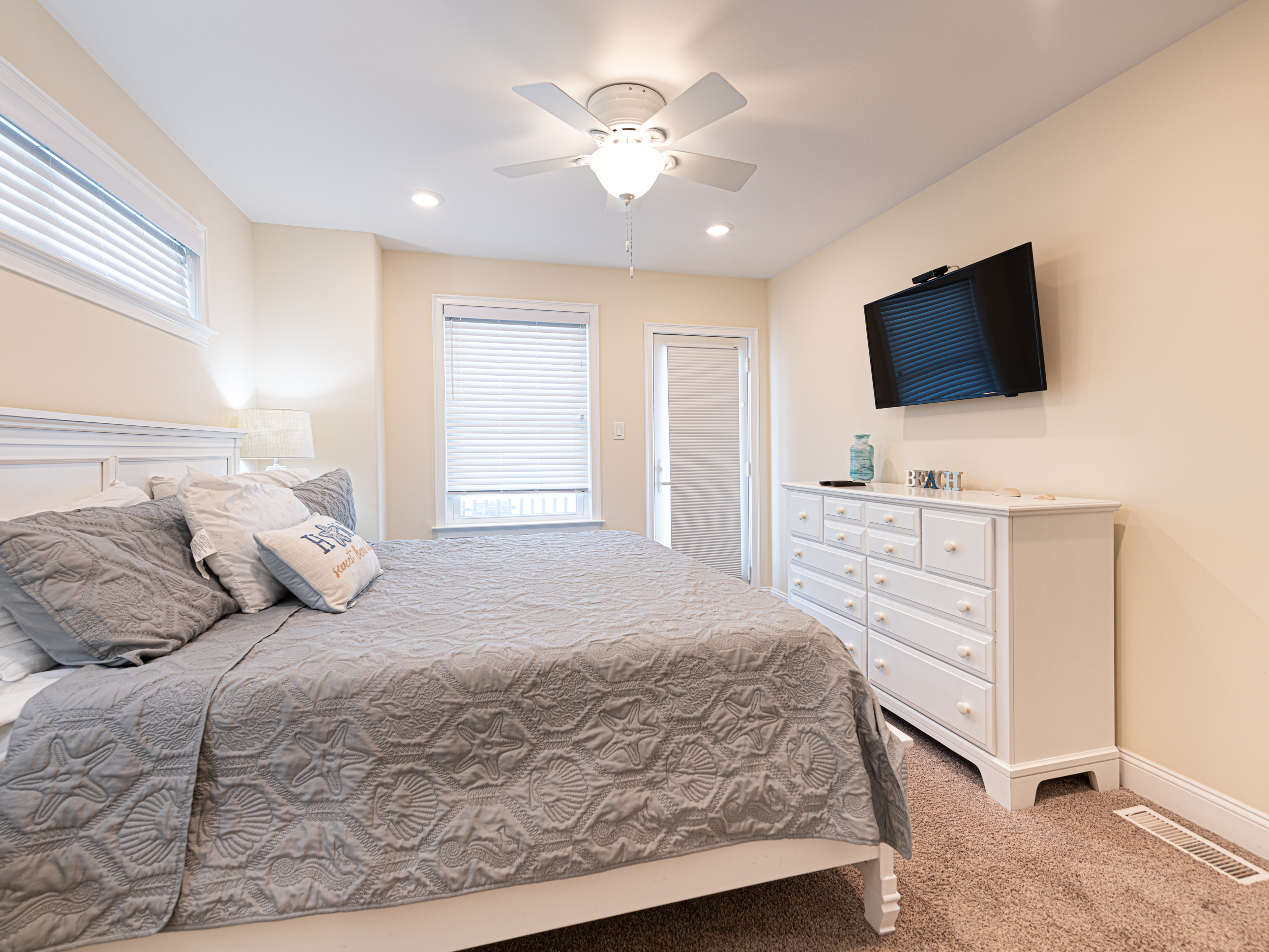 Primary King bedroom w/ attached full bath