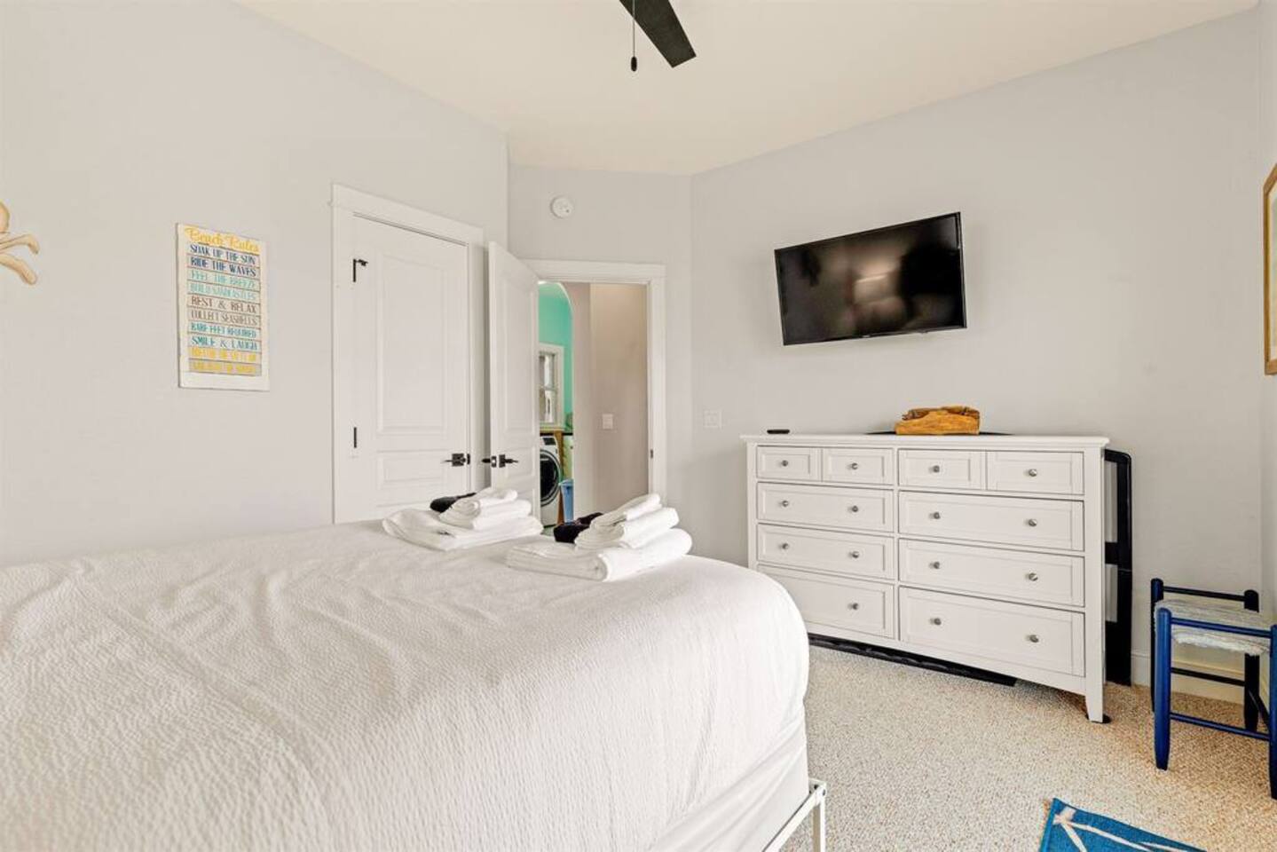 2nd floor Queen bedroom