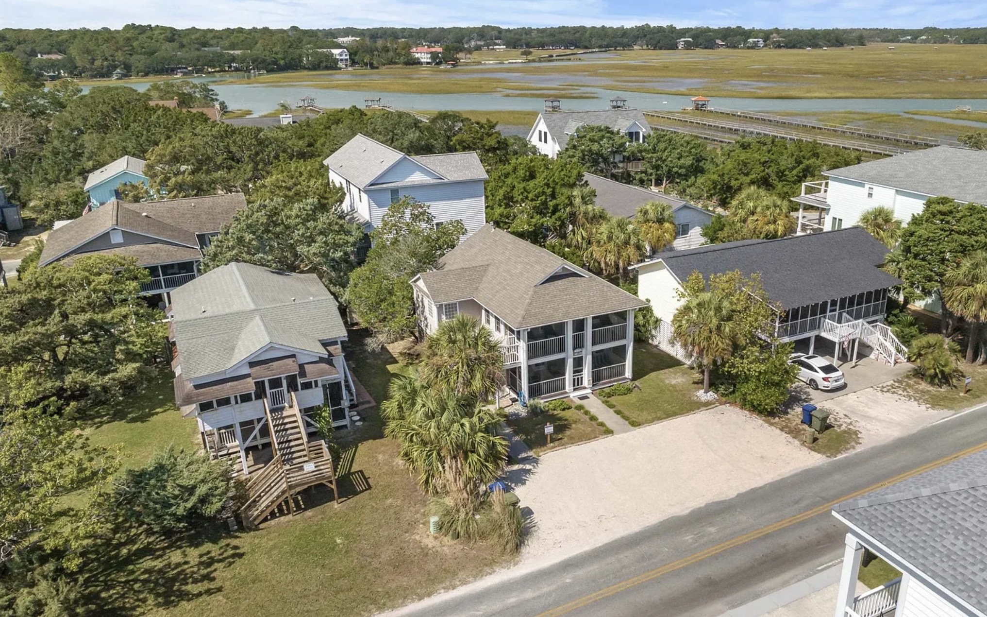 Your home base on Pawleys Island, close to the beach and far from the crowds. ⭐