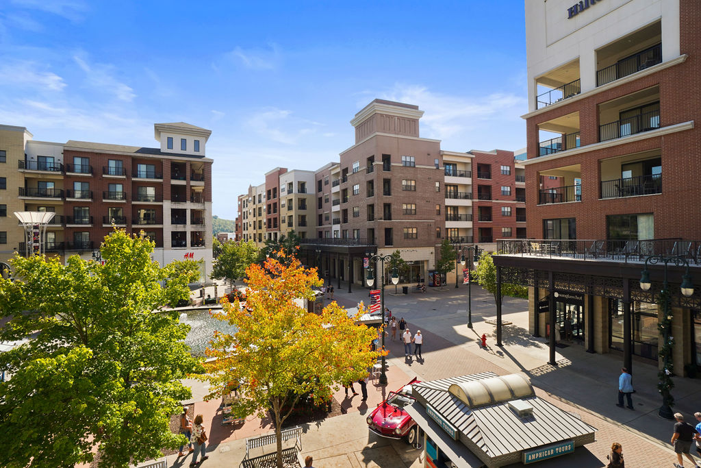 Spend a day shopping and dining at the Branson Landing!