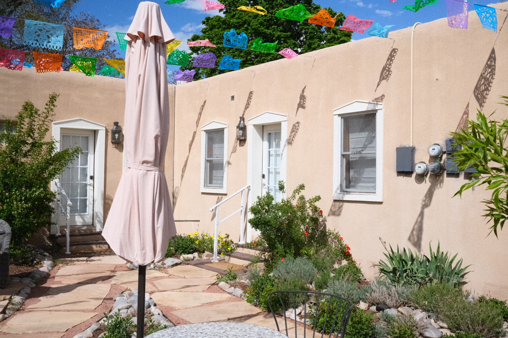Cozy Courtyard And Authentic Features - Charming Adobe Retreat - Santa Fe, NM