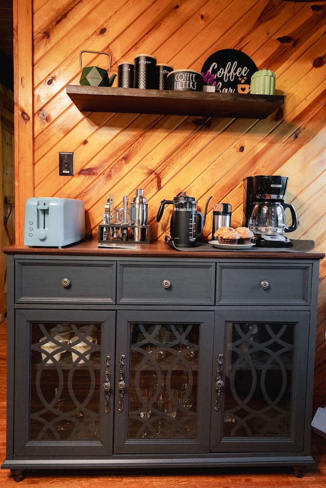 Brew your perfect cup of coffee with our drip coffee maker, French press, or pour-over setup with a gooseneck kettle – all ready for your morning ritual.