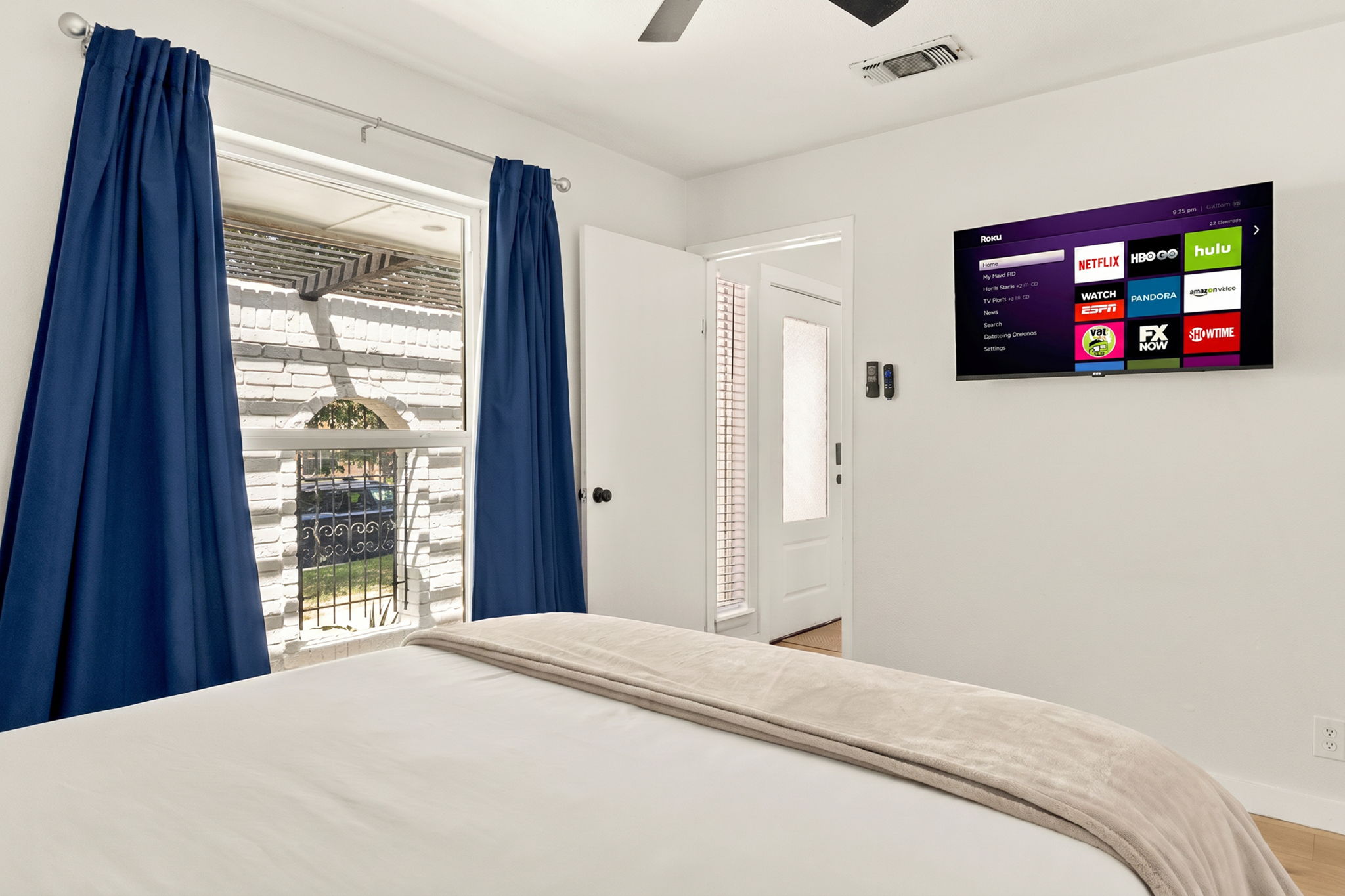Relax in comfort. Enjoy your favorite shows on the Smart TV before settling in for a great night's sleep.