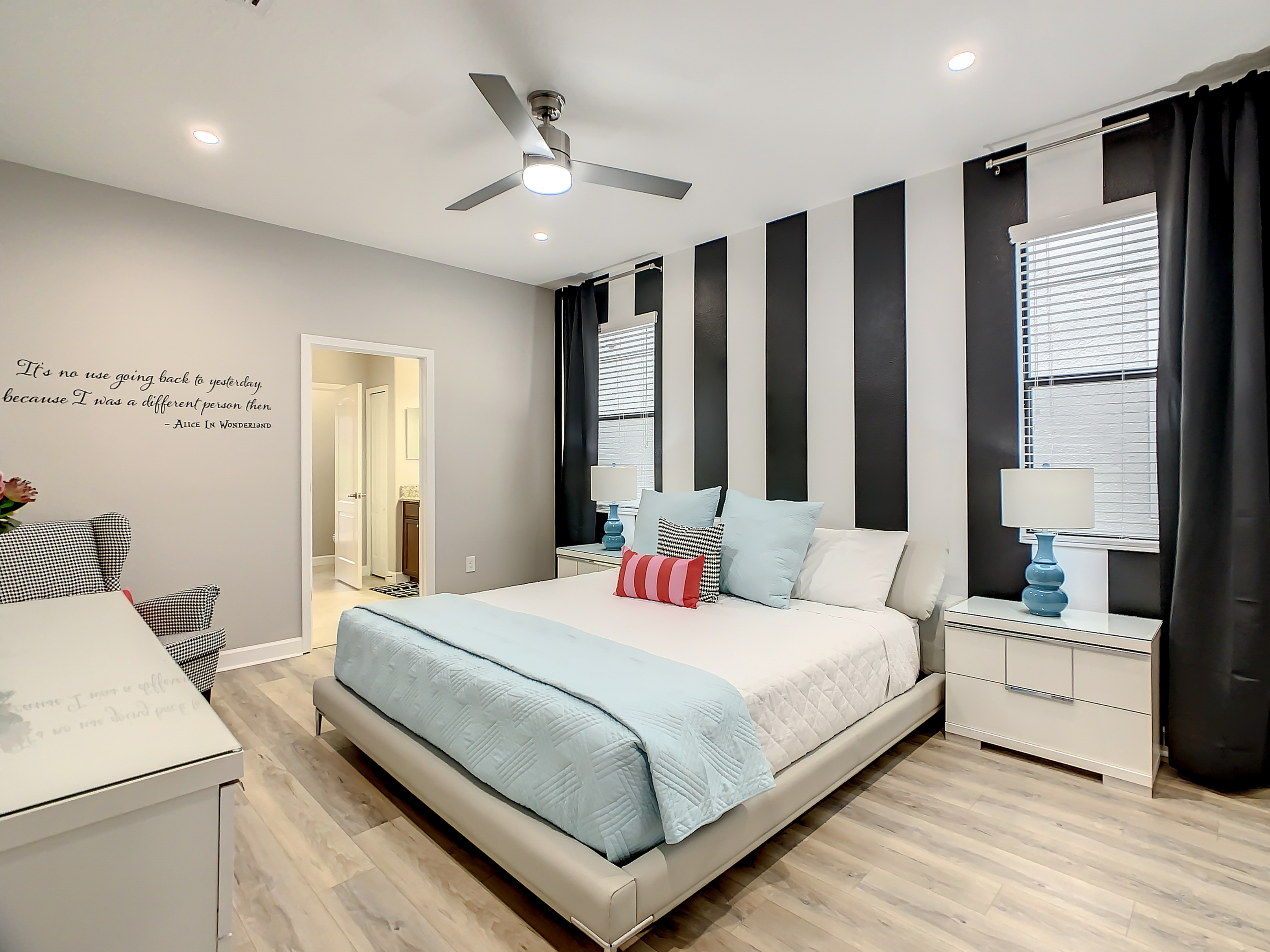 Master Suite- 1st Floor - King Bed